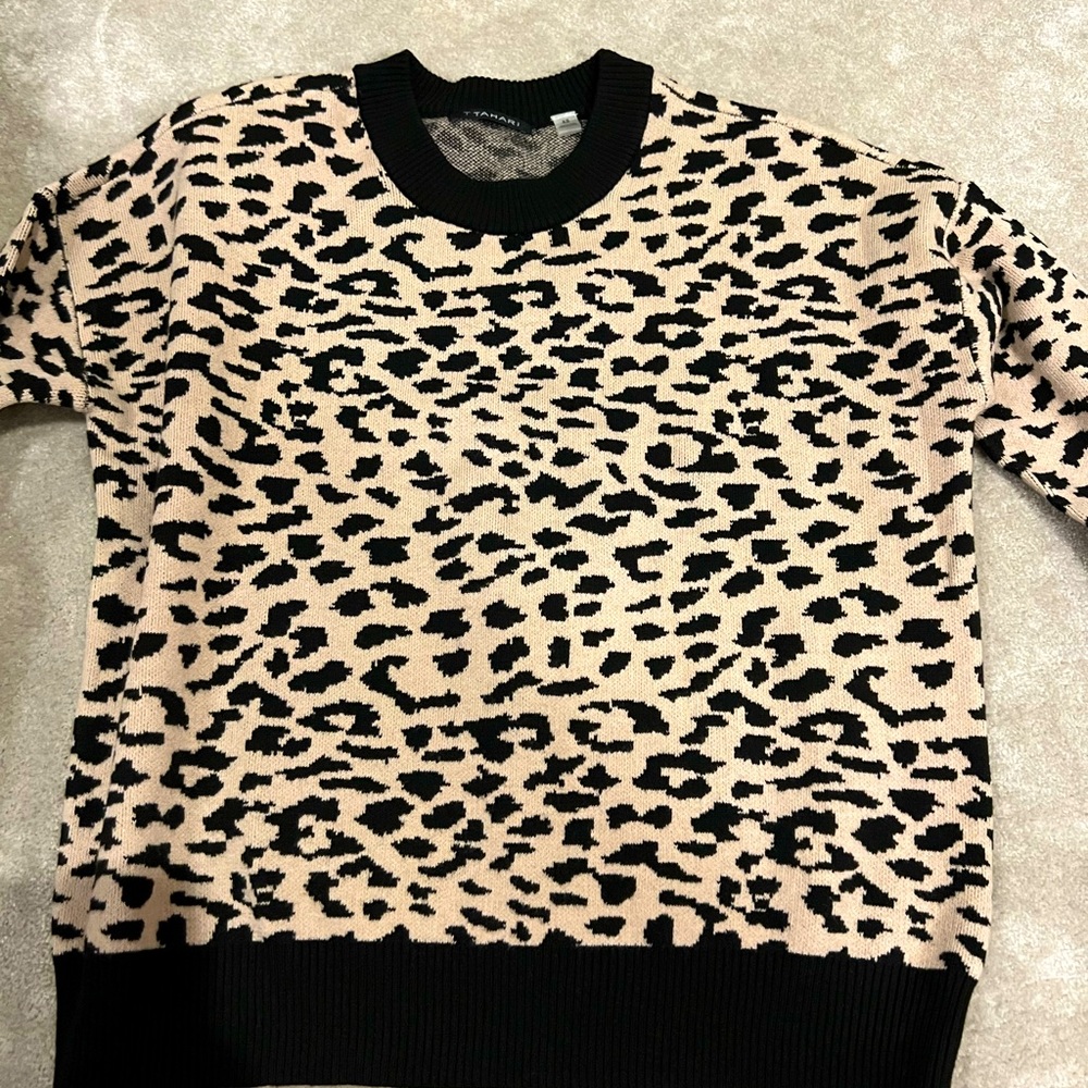 Women cheetah print sweater, size xs